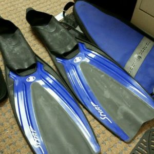 Body Glove Flow Blue & Black Snorkeling Diving Fins, Size L 44-45 10-11 with bag