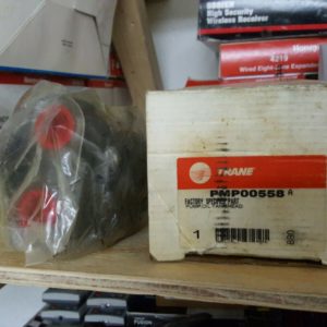 TRANE PMP00558 PUMP OIL TANK HEAD * NEW IN BOX *